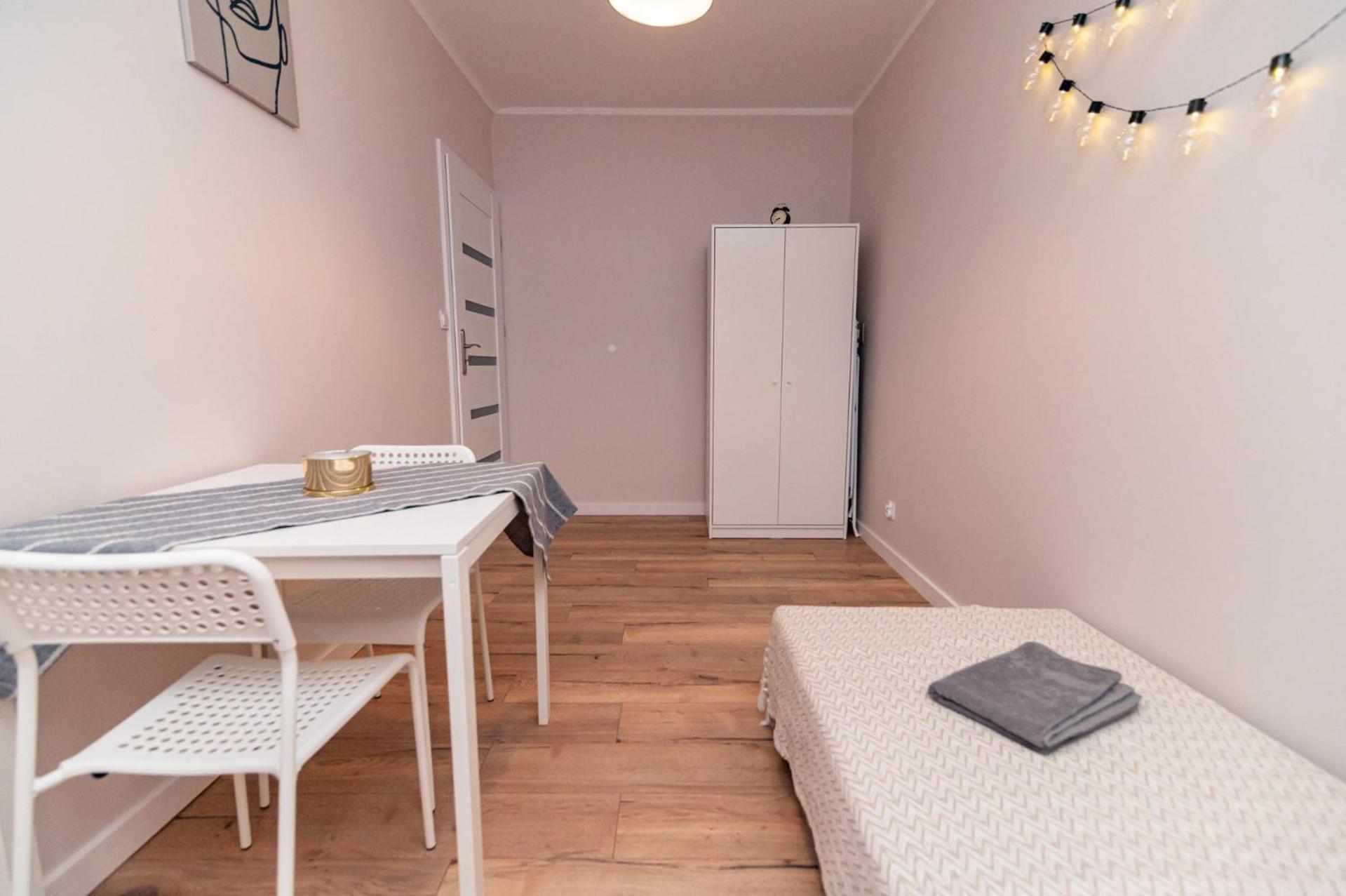 Regem Wola Apartment Варшава Екстериор снимка
